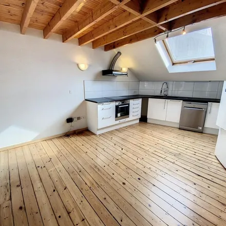 Rent this 1 bed apartment on Rue des Poissonniers - Visverkopersstraat 16 in 1000 Brussels, Belgium
