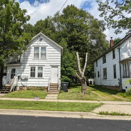 Buy this 4 bed duplex on 511 West Arnold Street in Marshfield, WI 54449