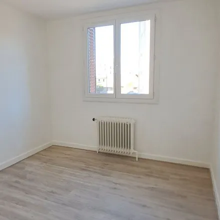 Rent this 4 bed apartment on 6 Rue Thiers in 38800 Le Pont-de-Claix, France