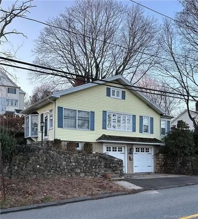 Buy this 2 bed house on 16 North Main Street in Essex, Lower Connecticut River Valley Planning Region