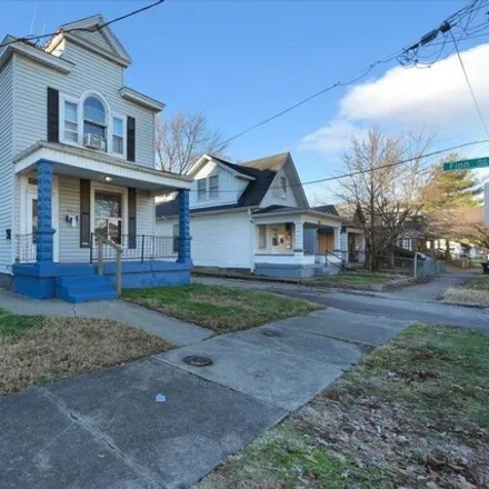 Image 3 - 414 M Street, Louisville, KY 40208, USA - House for sale