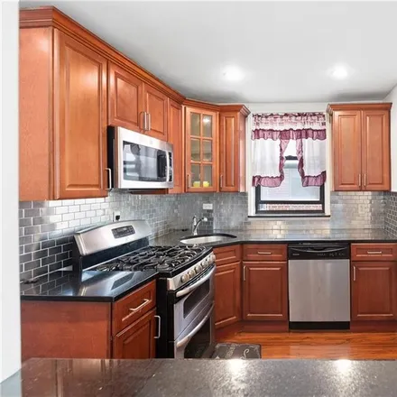 Image 4 - 1403 East 53rd Street, New York, NY 11234, USA - Condo for sale