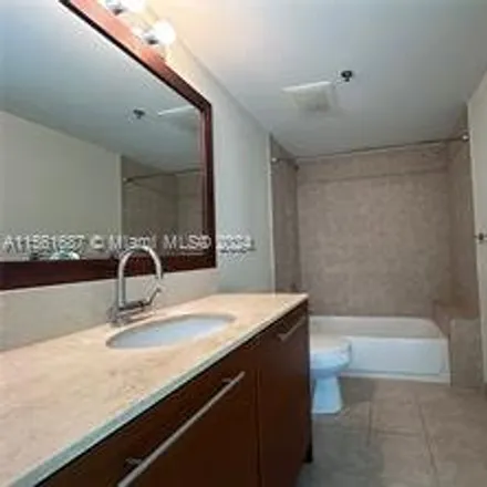 Image 7 - 2641 N Flamingo Rd - Condo for rent