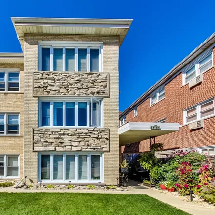 Buy this 8 bed duplex on 1140 Arnold Court in Des Plaines, IL 60016