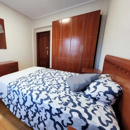 Rent this studio room on Calle Uribarri / Uribarri kalea in 31, 48007 Bilbao