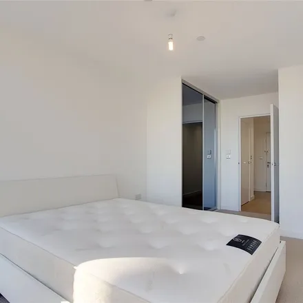 Rent this 1 bed apartment on Platform 17 in Meridian Square, London
