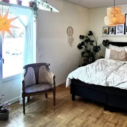 Rent this 1 bed room on Havsörnsvägen 25A in 123 53 Farsta, Sweden