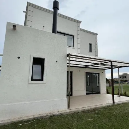 Buy this 3 bed house on unnamed road in Partido del Pilar, 1627 Villa Rosa