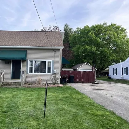 Buy this 3 bed house on 926 West Perry Street in Belvidere, IL 61008