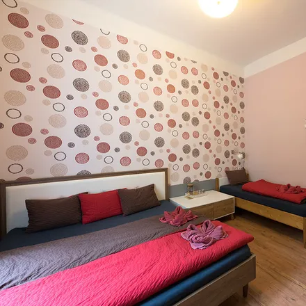 Image 2 - Hostel Elf, cyklostezka Staré spojení, 186 00 Prague, Czechia - Room for rent