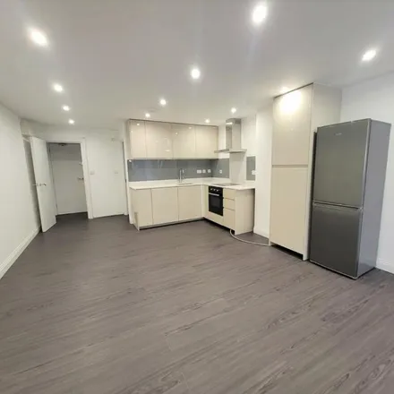 Rent this 1 bed apartment on Burger King in High Street, Slough