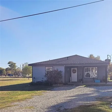 Buy this 3 bed house on 864 East Commerce Street in Honey Grove, Fannin County