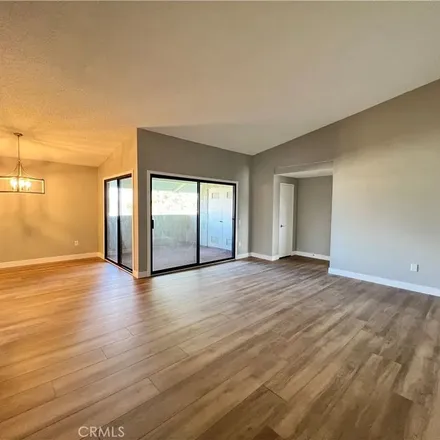 Image 3 - 8777 Tulare Drive, Huntington Beach, CA 92646, USA - Apartment for rent
