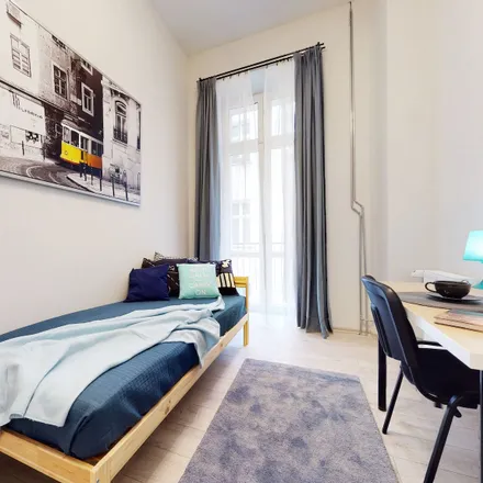 Rent this 3 bed room on Andrzeja Struga 46 in 90-420 Łódź, Poland