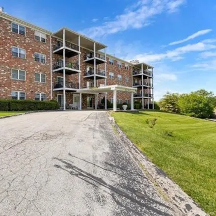 Buy this 2 bed condo on 3126 Carnaby Lane in Bridgeton, MO 63044