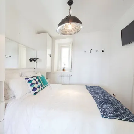 Rent this 2 bed apartment on 1200-109 Distrito da Guarda