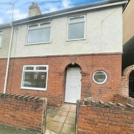 Rent this 3 bed duplex on Co-operative Food in Claypit Lane, Rawmarsh