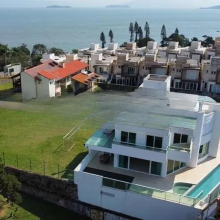 Buy this 5 bed house on Estrada Haroldo Soares Glavan in Cacupé, Florianópolis - SC