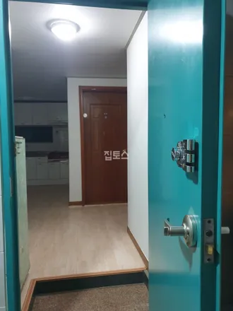 Rent this 2 bed apartment on 서울특별시 서초구 방배동 928-12