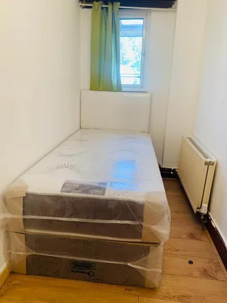 Rent this 1 bed room on Kingsway in London, HA9 7QP