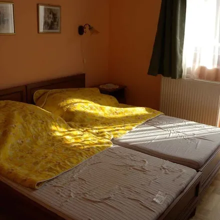 Rent this 2 bed apartment on Keszthely in Balaton utca, 8360