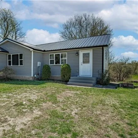 Buy this 2 bed house on 9276 Ridge Road in Village of Middleport, Niagara County