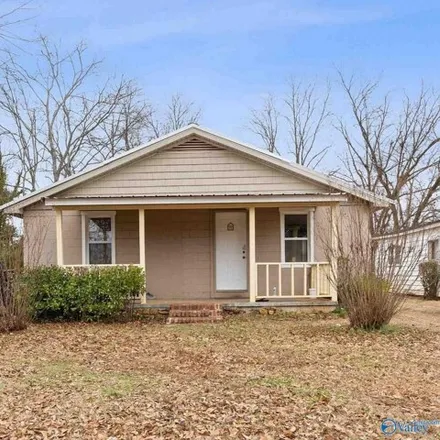 Buy this 2 bed house on 1169 4th Street Northwest in Decatur, AL 35601