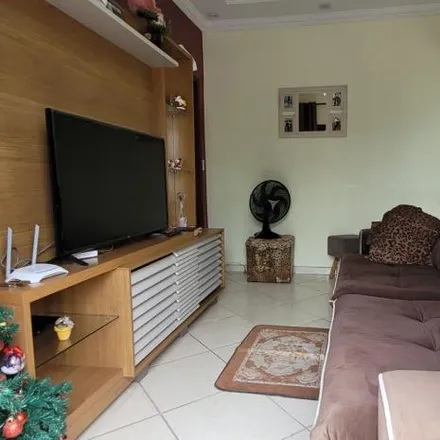 Rent this 2 bed house on Rua Escoteiro Paulo César in Magé - RJ, 25900-001