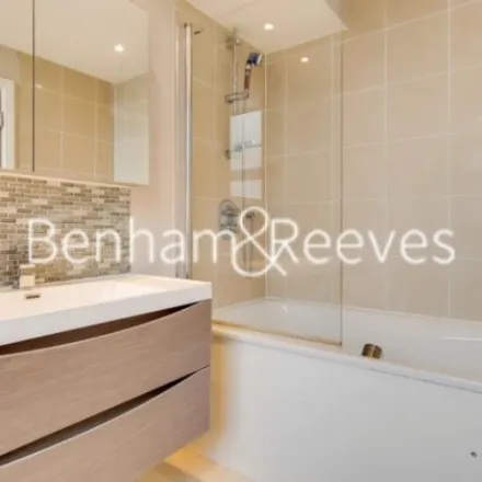 Image 2 - Finchley Road, London, NW8 0SG, United Kingdom - Apartment for rent