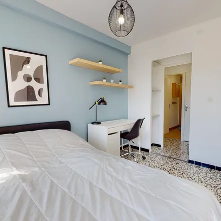 Image 4 - 116 Avenue de Tarascon, 84000 Avignon, France - Apartment for rent