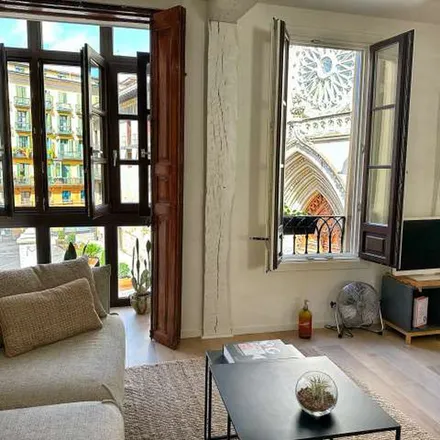 Rent this 1 bed apartment on Jamones y Embutidos de Salamanca in Calle Bidebarrieta / Bidebarrieta kalea, 48005 Bilbao