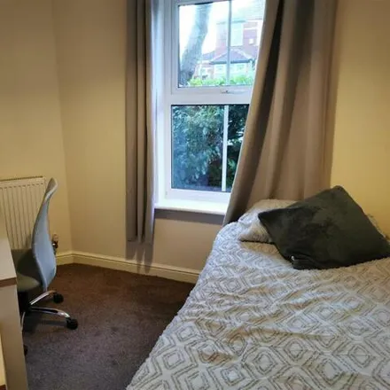 Image 5 - Parrs Wood Road, Manchester, M20 4RQ, United Kingdom - Room for rent
