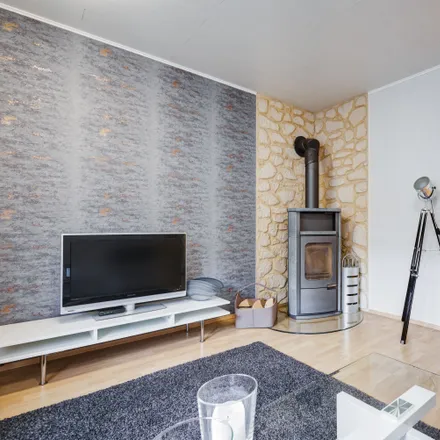 Rent this 1 bed apartment on Altkönigstraße 2 in 63477 Hochstadt, Germany