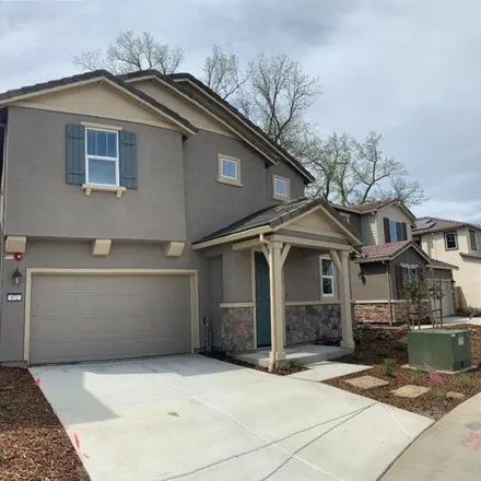 Rent this 4 bed house on Fruit Stand Circle in Vacaville, CA 95688
