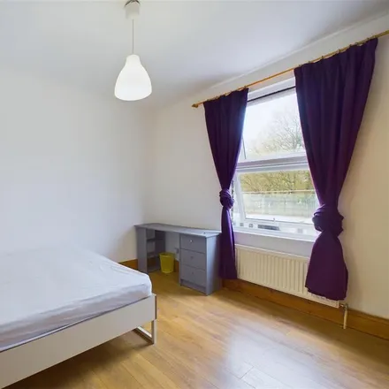 Rent this 5 bed room on 33 Washington Avenue in London, E12 5JA