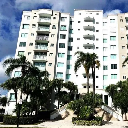 Rent this 2 bed condo on Le Montcalm in 18000 North Bay Road, Golden Shores