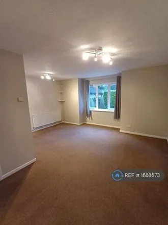 Rent this studio apartment on Southwick House 7 to 18 in 227 London Road, East Grinstead
