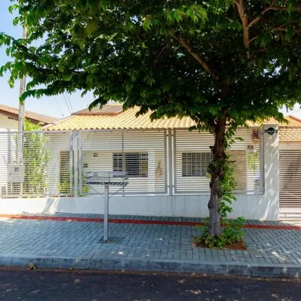 Buy this 3 bed house on Rua Riacho Fundo in Centro, Cambé - PR