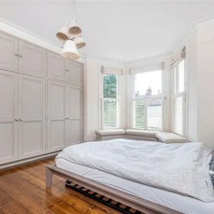 Rent this 6 bed duplex on Lichfield Gardens in London, TW9 1AP