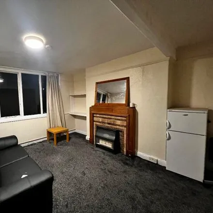 Image 1 - Montpelier Terrace, Back Montpelier Terrace, Leeds, LS6 2EX, United Kingdom - Apartment for rent