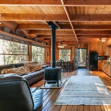 Image 5 - 6251 River Rd Unit Cabin , 11, California, 96146 - House for sale