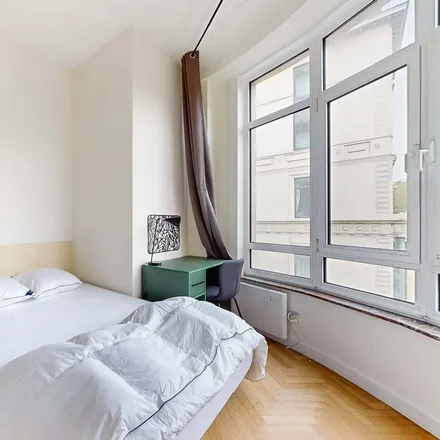 Rent this 6 bed room on Avenue Louise - Louizalaan in 1050 Brussels, Belgium