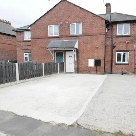 Rent this 3 bed duplex on East Road in Dalton, S65 2UX