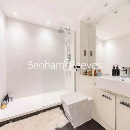 Image 5 - The Resident Kensington, 25 Courtfield Gardens, London, SW5 0PH, United Kingdom - Apartment for rent