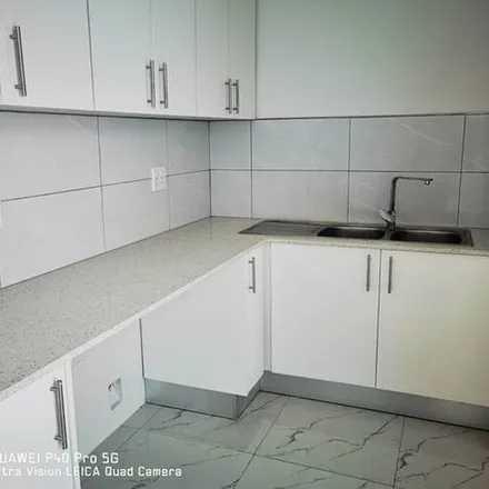 Image 3 - Fountain Road, Bergvliet, Western Cape, 7945, South Africa - Apartment for rent