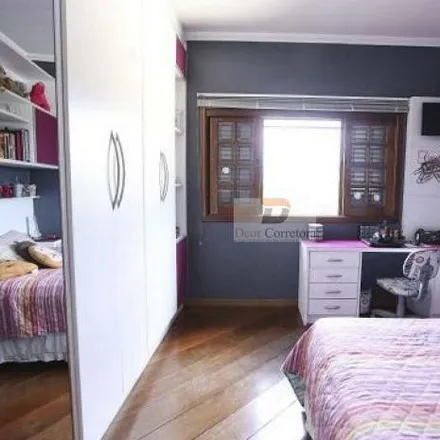 Buy this 3 bed house on Rua Vinte e Um de Abril in Centro, Diadema - SP