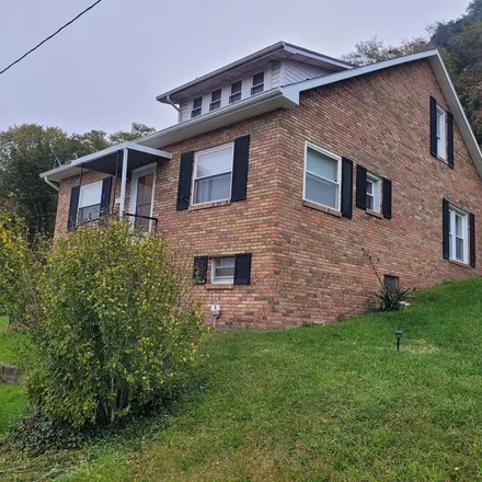 Buy this 3 bed house on 2 Raleigh Street in Hinton, WV 25951