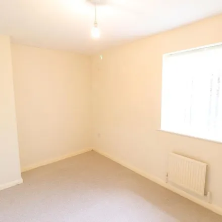 Image 3 - Rotherham Close, Knowsley, L36 7RP, United Kingdom - Apartment for rent