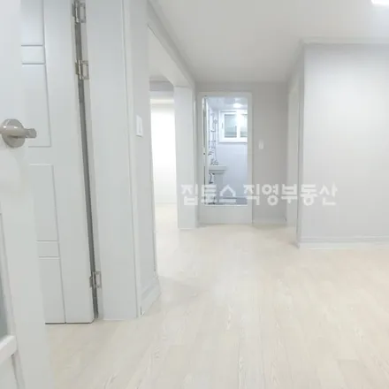 Rent this 3 bed apartment on 서울특별시 서초구 반포동 725-9