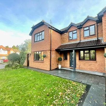 Rent this 5 bed house on unnamed road in Binfield, RG42 5TE